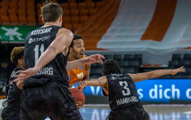 现突出的年 现突出的年